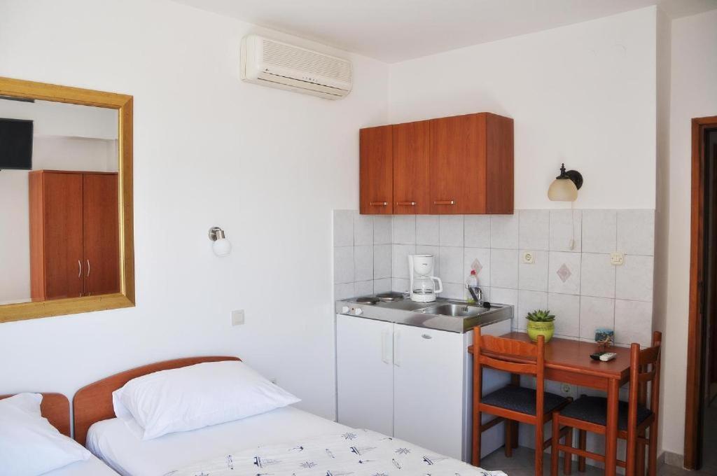 Sunrise Apartments And Studio Apartments 1 Lokva Rogoznica Exterior photo